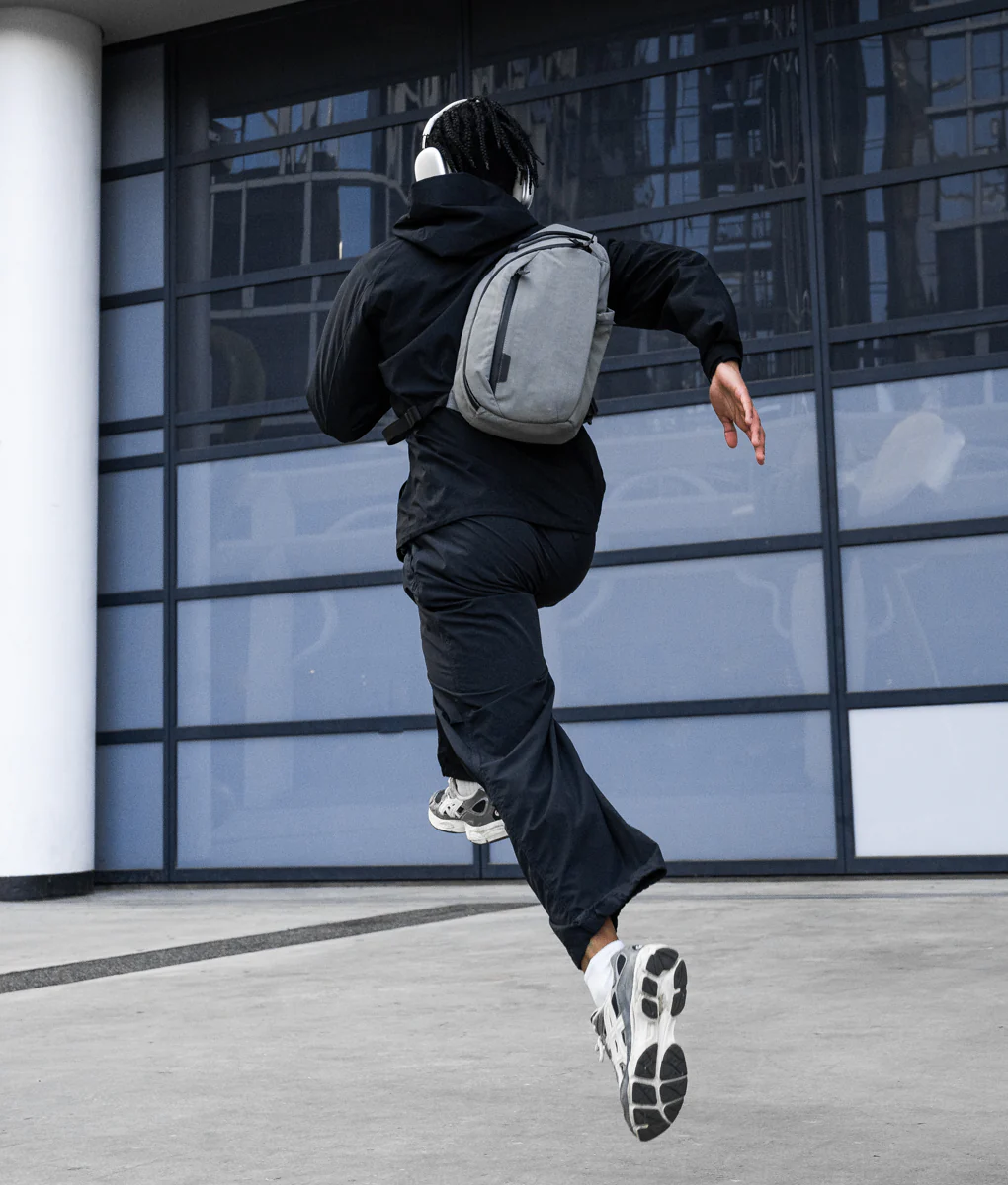 Metro Crossbody –  Right Shoulder - Image 63