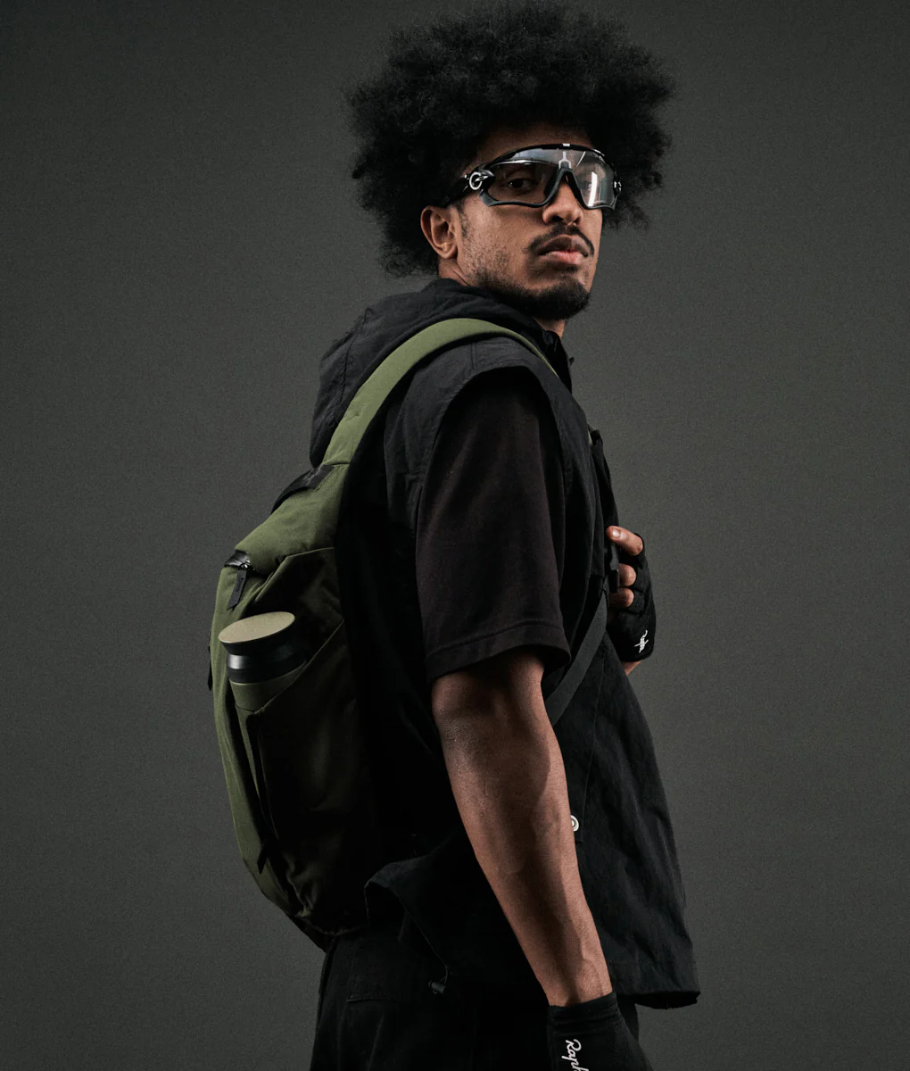 Metro Crossbody –  Right Shoulder - Image 66