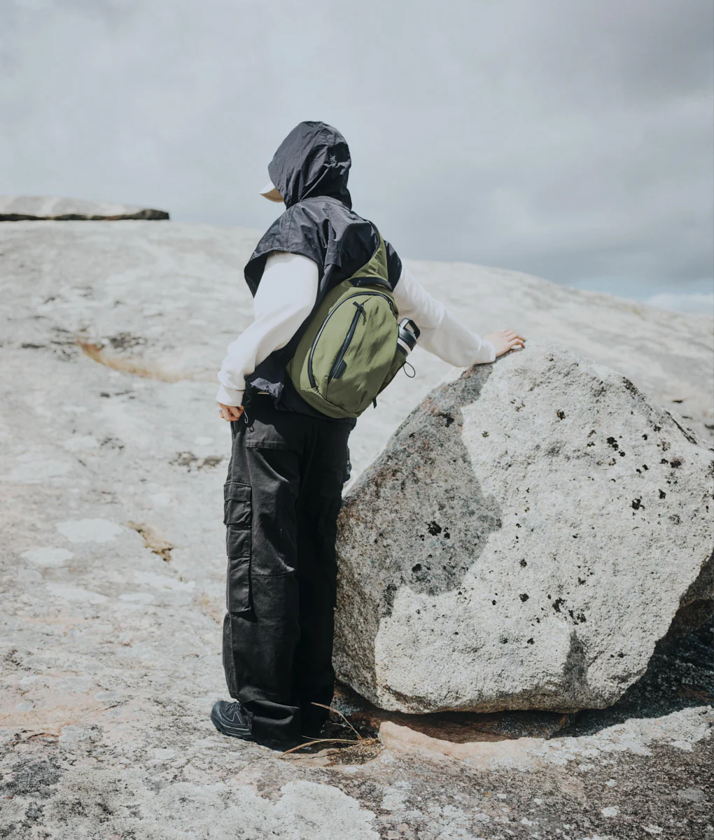 Metro Crossbody –  Right Shoulder - Image 84