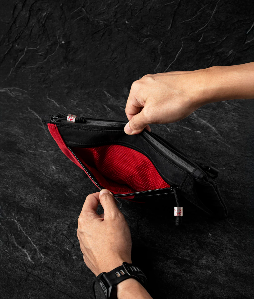 Zip Pouch Max V2 – Vampire Edition - Image 11