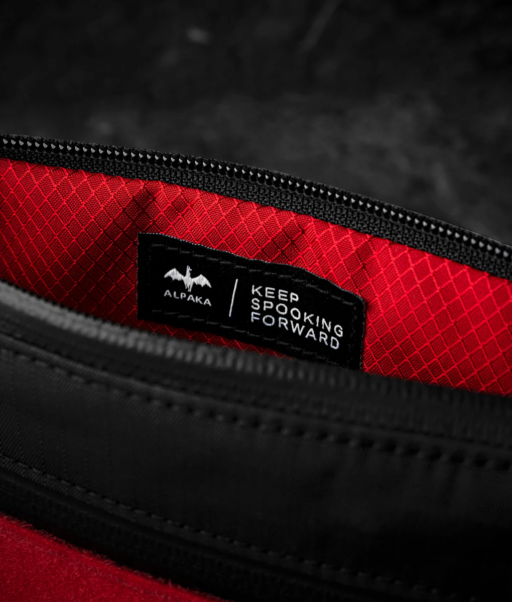 Zip Pouch Max V2 – Vampire Edition - Image 13